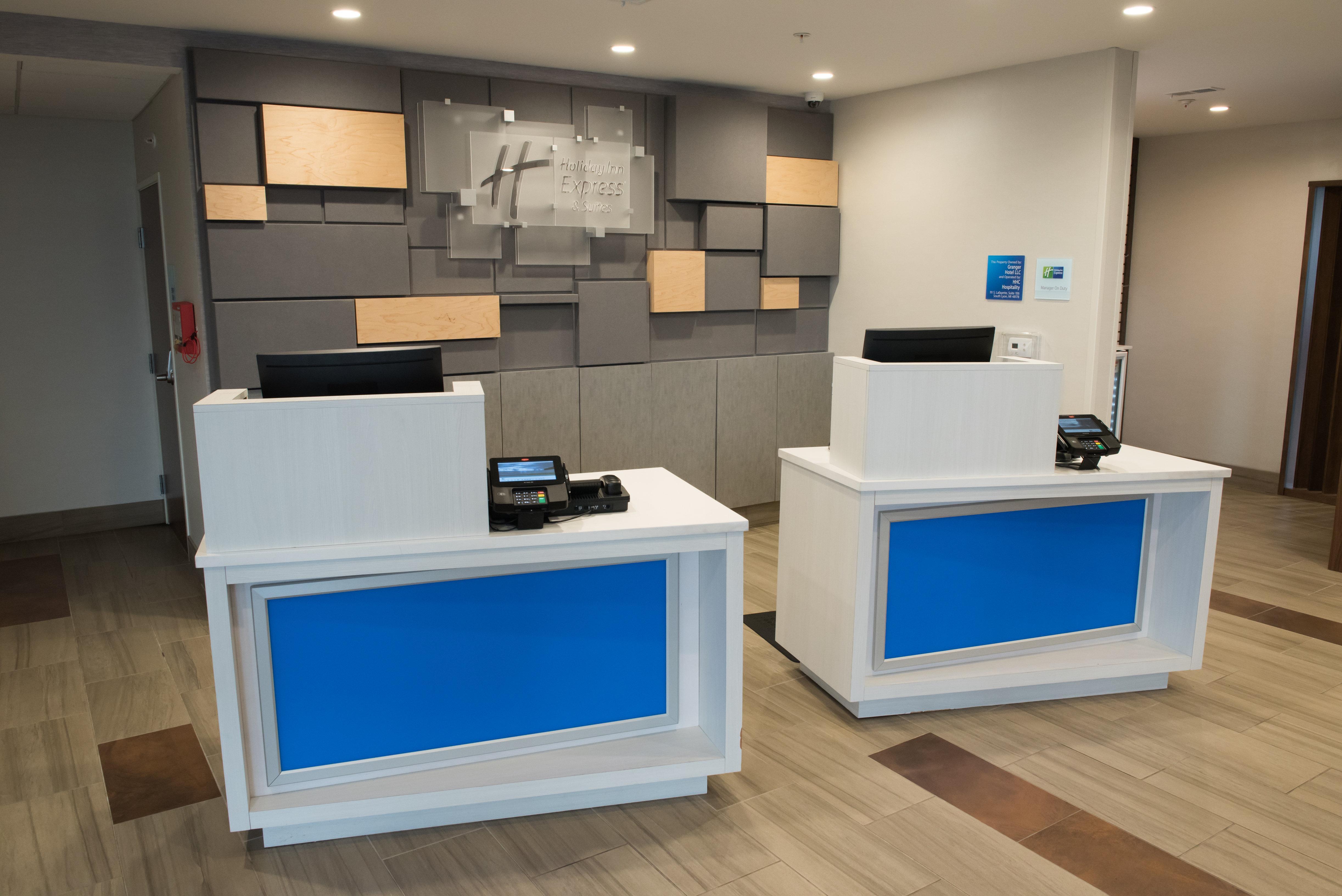 Holiday Inn Express Hotel & Suites East Lansing By Ihg Exterior photo