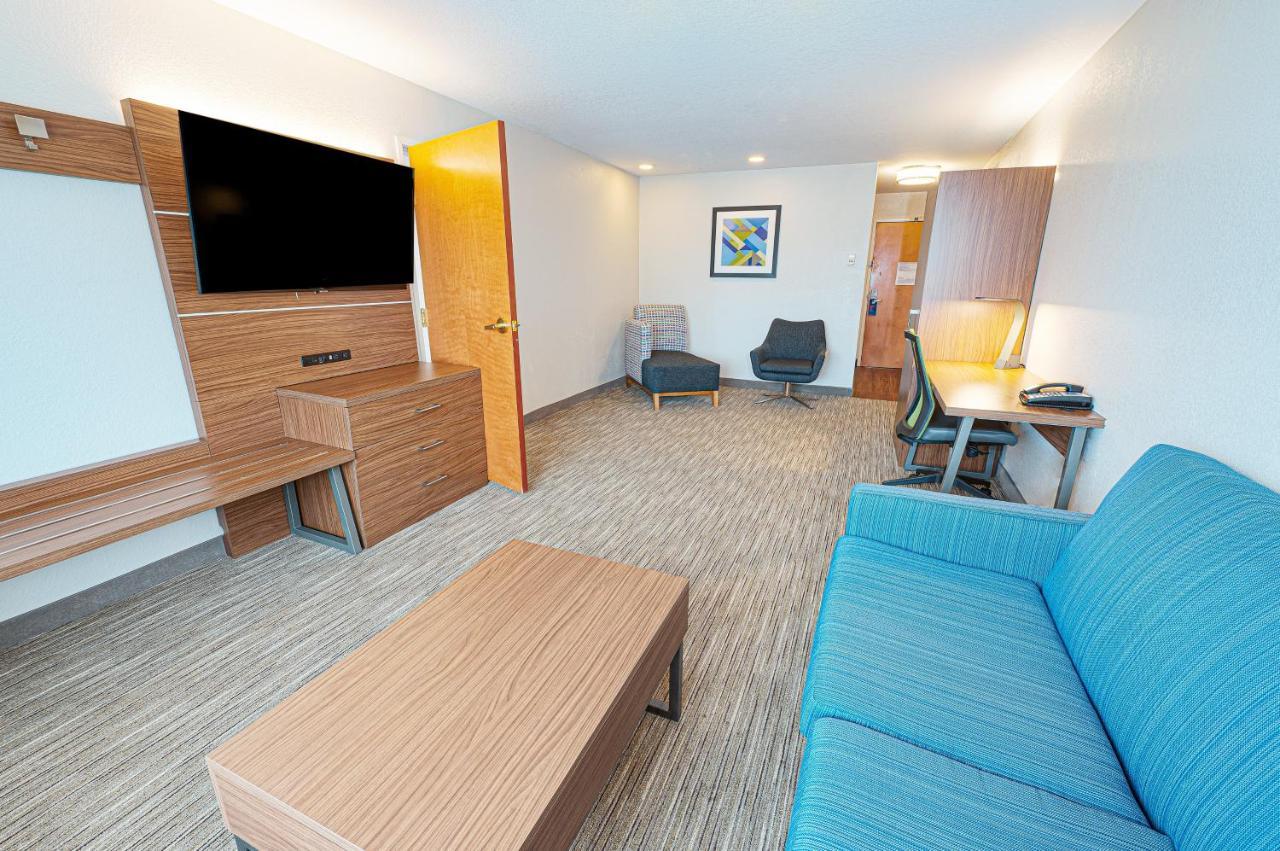 Holiday Inn Express Hotel & Suites East Lansing By Ihg Exterior photo